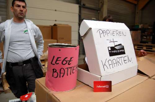 Triage van batterijen, papieren en kaarten