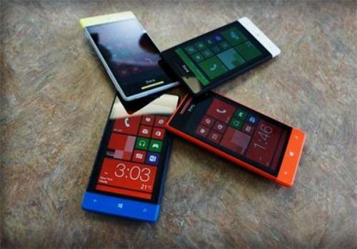 HTC toont Windows 8 smartphones.
